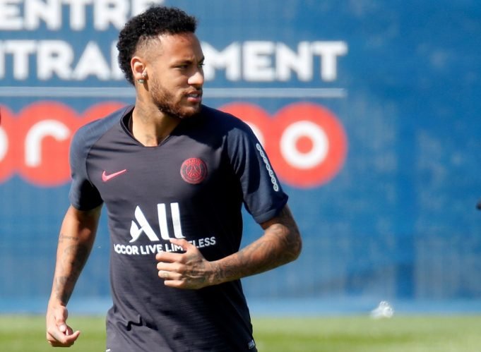 Paris Saint-Germain open extension talks with Barcelona target Neymar