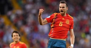 Barcelona haven't given up on Napoli midfielder Fabian Ruiz