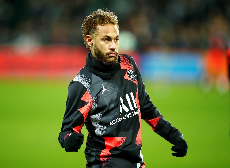 Neymar willing to take a pay cut to return to Barcelona