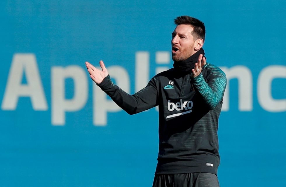 Argentina president chimes in Messi debate