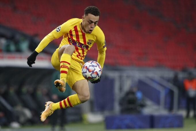 Barcelona reportedly knock back Chelsea interest in Sergino Dest