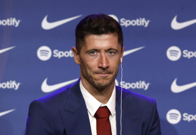 Robert Lewandowski is one of the Barcelona players playing in World Cup 2022 Robert Lewandowski is one of the Barcelona players playing in World Cup 2022