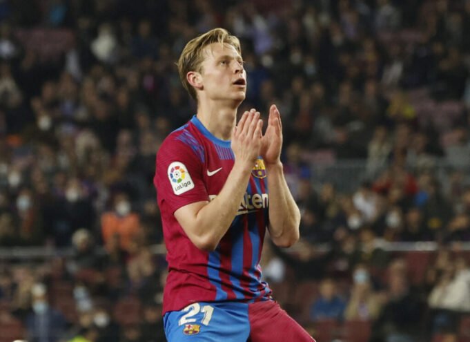 Frenkie De Jong talks about him being substituted in the derby