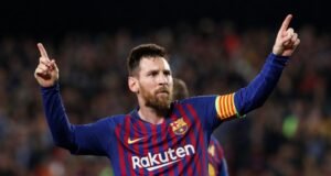 Barcelona president meets Messi's father for potential return to Camp Nou