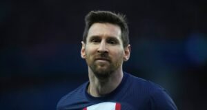 Barcelona plan to make an official offer to sign Lionel Messi