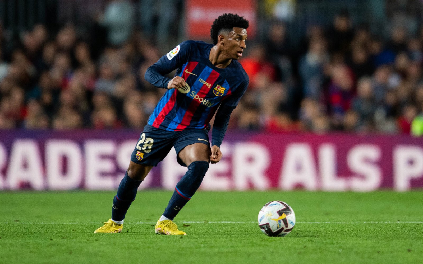 Alejandro Balde is one of the shortest Barcelona Players -
