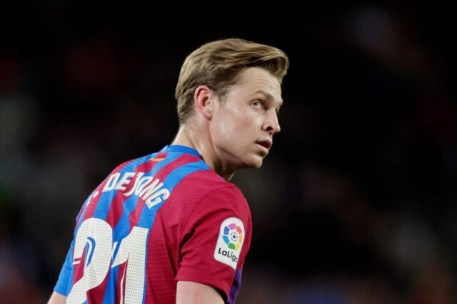 Barcelona looking to renew Frenkie de Jong's contract at a reduced salary