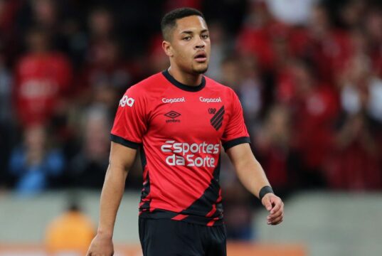 Vitor Roque excited to pair up with three players at Barcelona